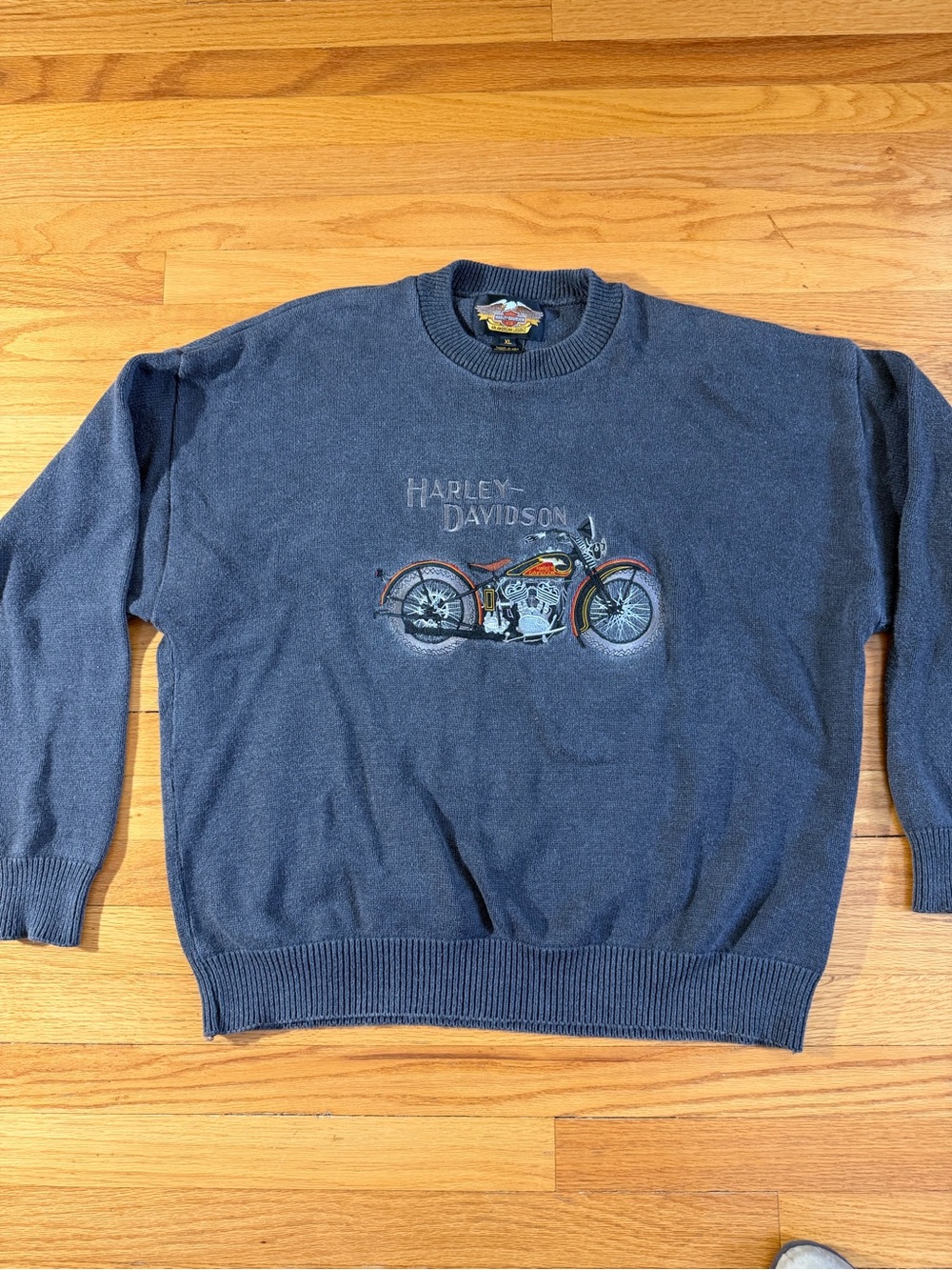 Harley-Davidson Vintage Men's Grey Crewneck Sweater with Motorcycle Embroidery